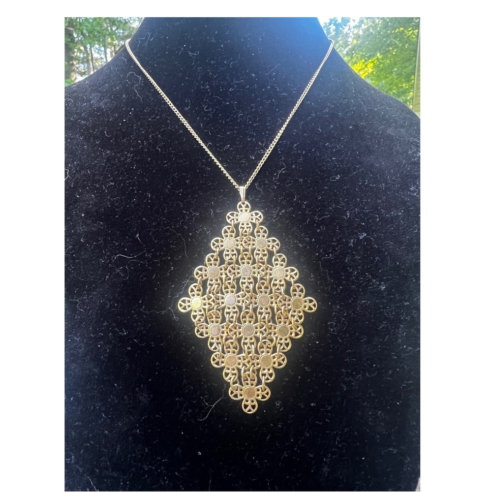 Vintage Sarah Coventry Gold Tone Filigree Pendant Statement Necklace 24-26 inch